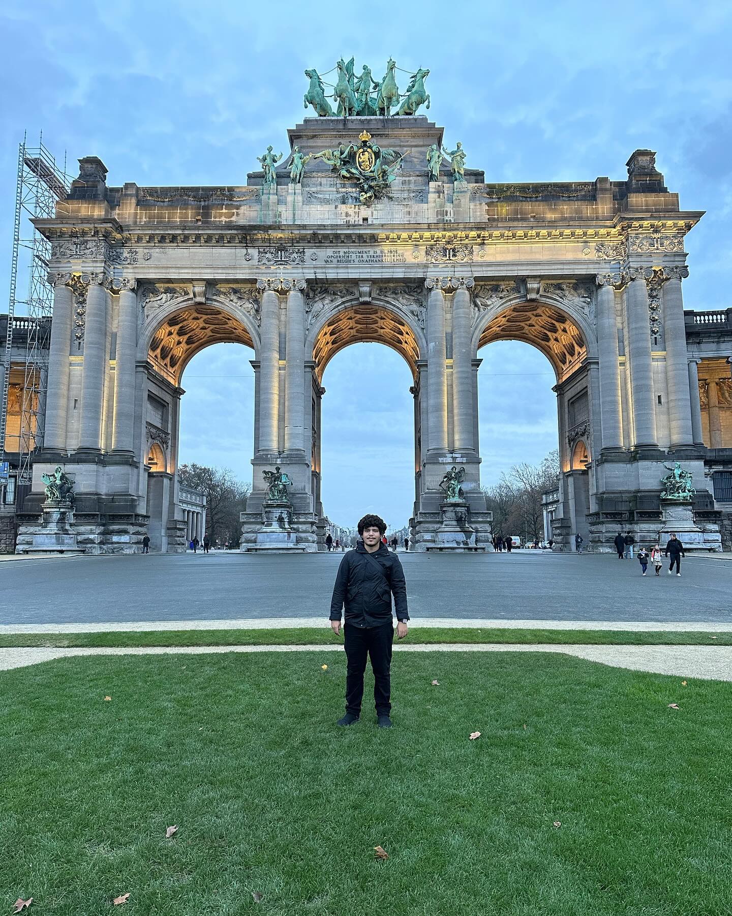 Dois dias em Bruxelas, porque é que têm um botão que desbloqueia todas as saídas do metro? Apertei pensando que chamava o serviço do metrô 🫠