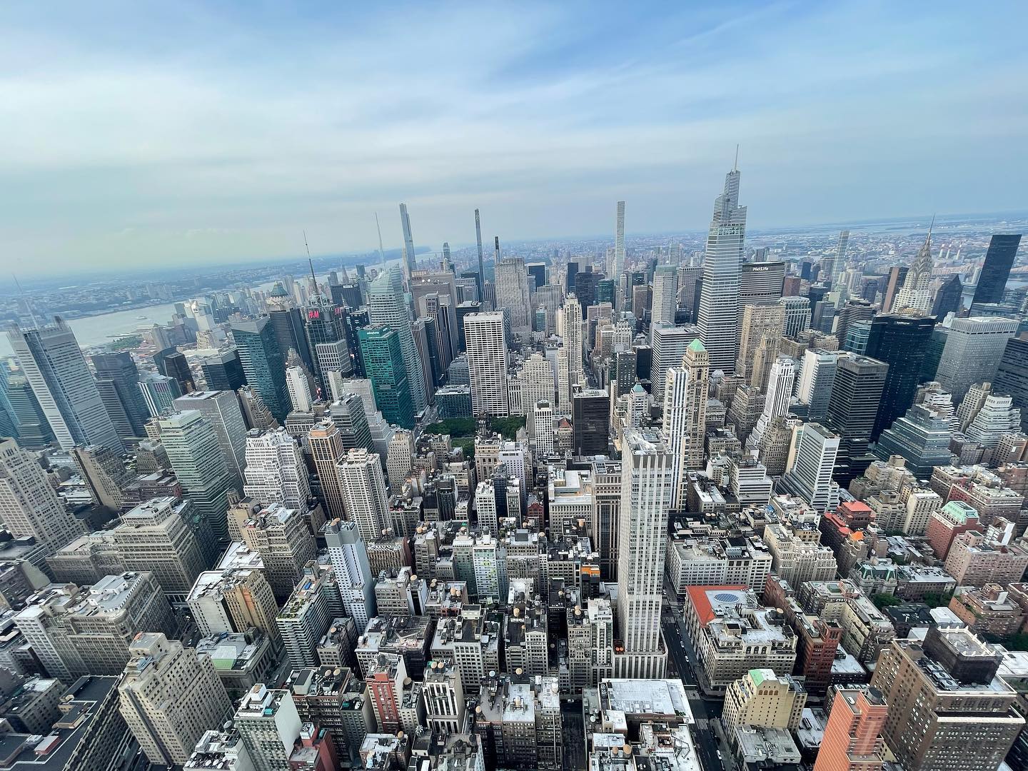 Visita ao Empire State Building, vistas de tirar o fôlego, impossível não tocar Empire State of Mind