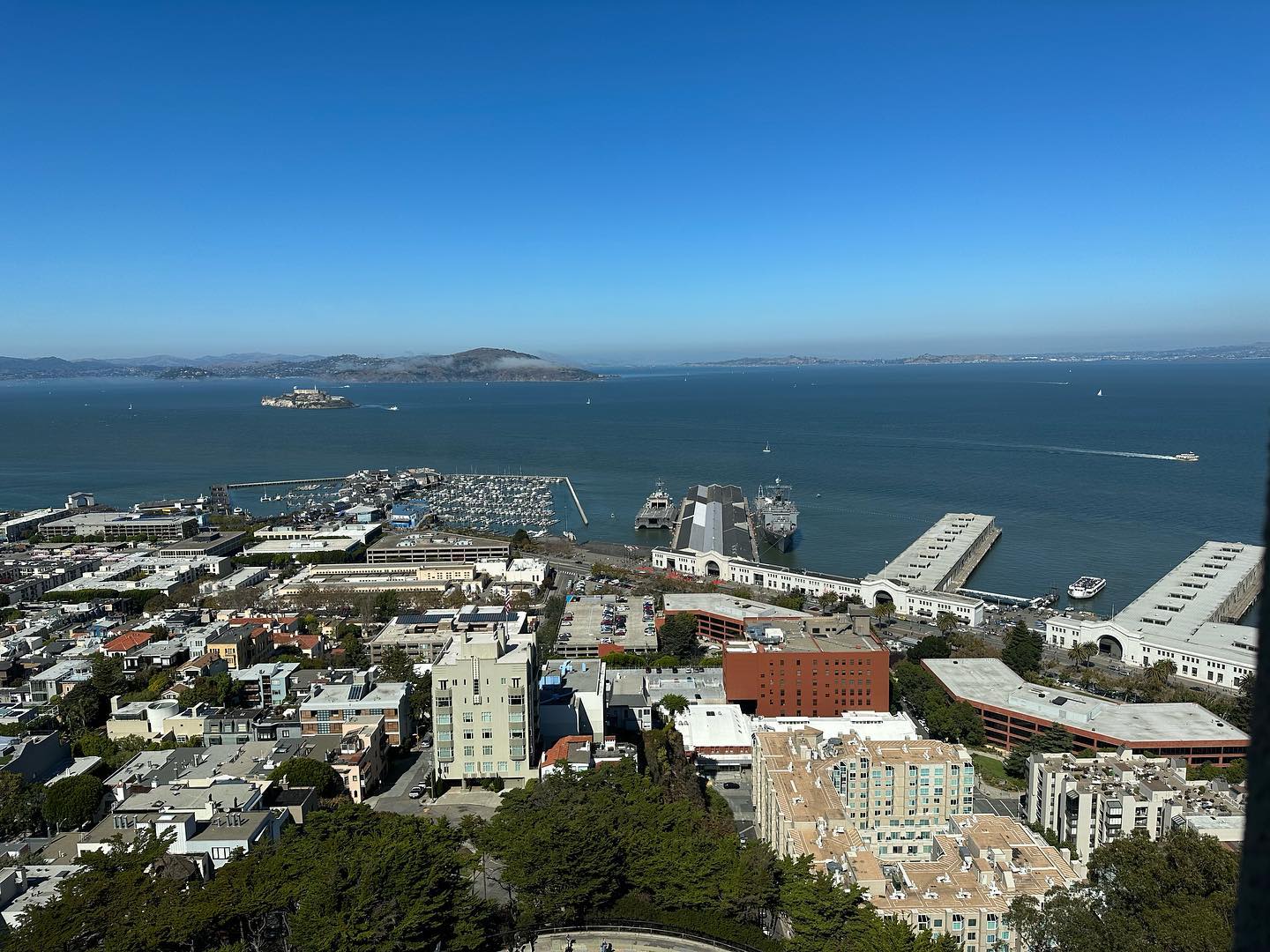 Vista de San Francisco no topo da Coit Tower, na época o elevador não funcionava e tive que subir ela pelas escadas 🥵