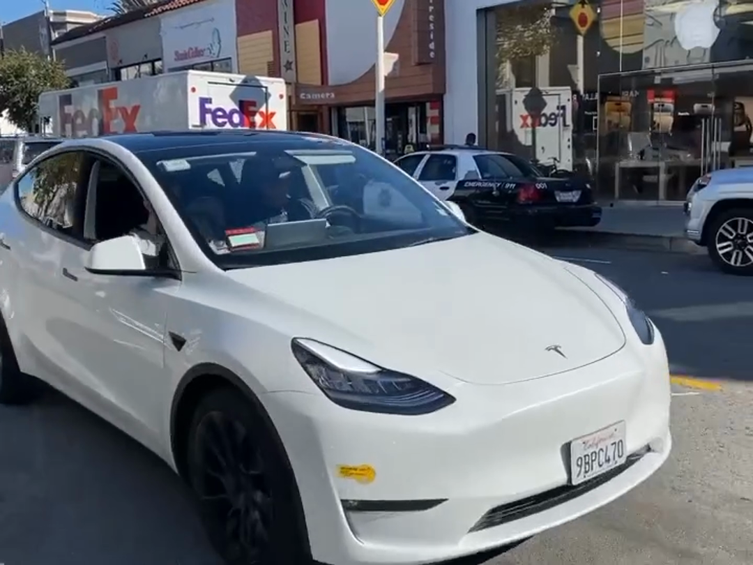 By Tesla through the streets of San Franscisco