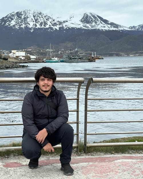 Alguns dias em Ushuaia, Argentina, "A cidade do fim do mundo / Ciudad del fin del mundo", desde criança eu queria visitar esta cidade devido à legal "Tierra del Fuego" nos mapas, Fiquei apenas 3 dias mas foi incrível e quero voltar futuramente, está tudo gravado em 360 no meu canal do YouTube