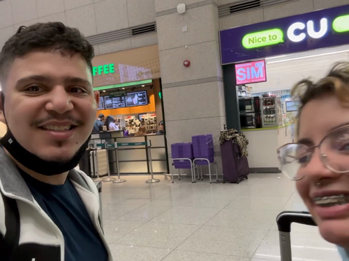 The Brazilian's reaction when he saw for the first time the largest chain of convenience stores in South Korea: Nice to C U, little did I know that I would see such a store on almost every block in Seoul