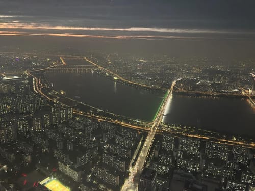 Fiquei até o anoitecer no Seoul Sky/Lotte World Tower e consegui fotos à noite também