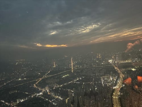 Fiquei até o anoitecer no Seoul Sky/Lotte World Tower e consegui fotos à noite também