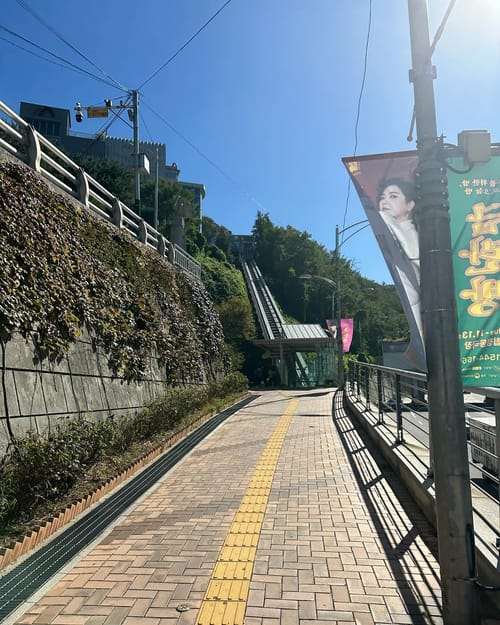 Cable car from Namsan to N Seoul Tower, and imagine that a few days before I climbed everything on foot hahaha