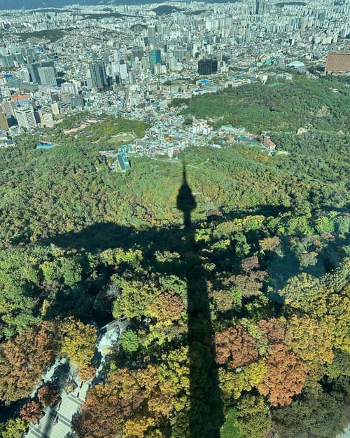 Vista de Seoul no topo da N Seoul Tower, fotos verticais