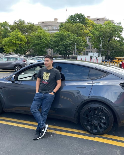 Dirigindo um Tesla pela primeira vez e também dirigindo fora do Brasil pela pela vez, praticamente toda a Long Island de Manhattan até East Hampton