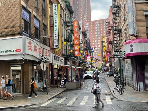 Stroll in New York's Chinatown with a little rain