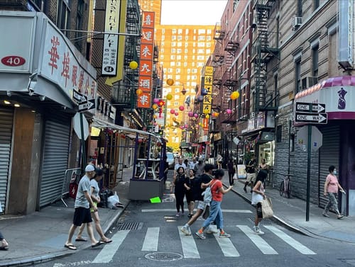 Stroll in New York's Chinatown with a little rain