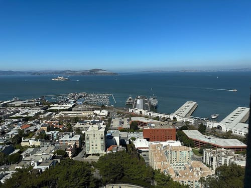 View of San Francisco from the top of Coit Tower, at the time the elevator didn't work and I had to take the stairs 🥵