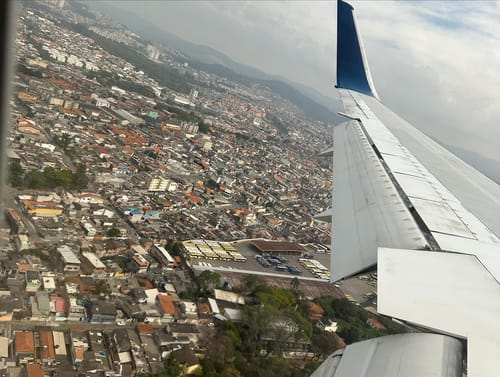 Vistas do voo de San Francisco à Guarulhos com parada em Nova York