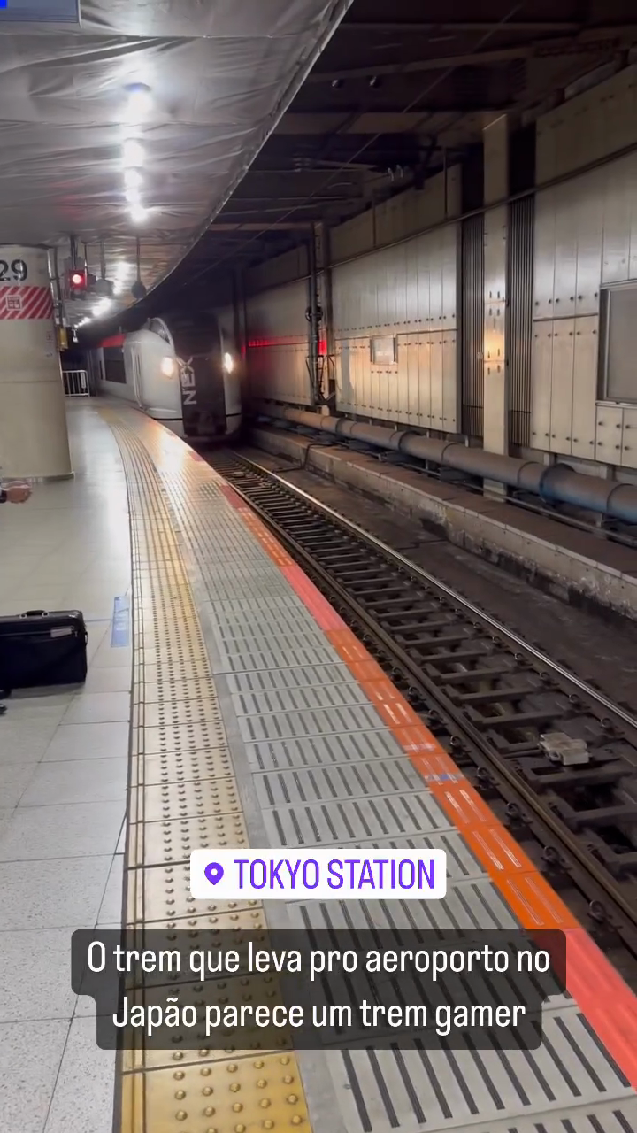 O trem que leva pro aeroporto no Japão parece um trem gamer