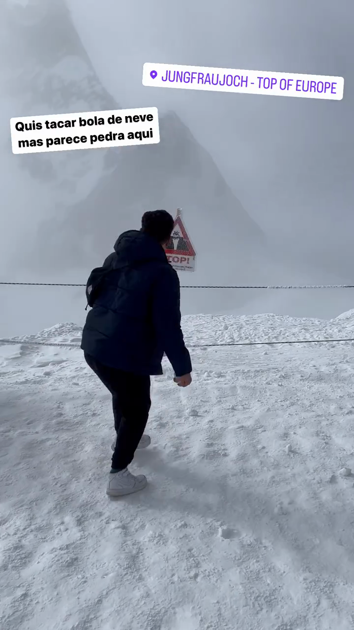 Quis tacar bola de neve mas parece pedra aqui