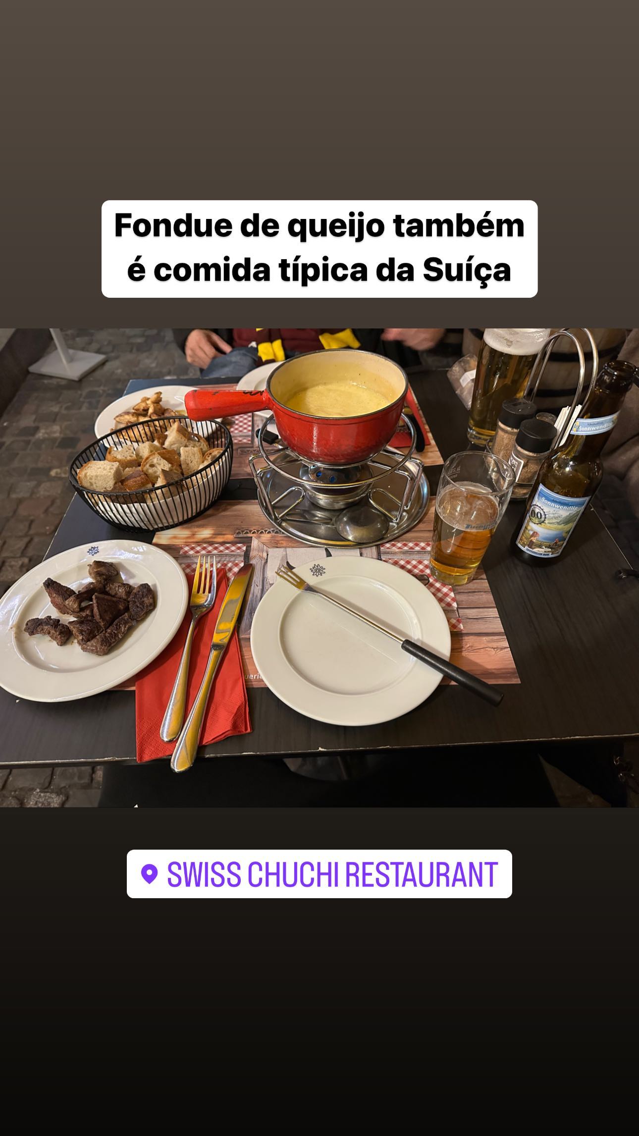 Fondue de queijo também é comida tipica da Suíça