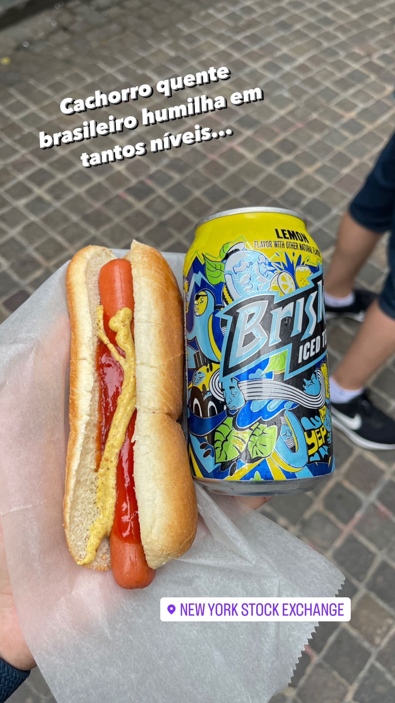 Cachorro quente brasileiro humilha em tantos níveis...