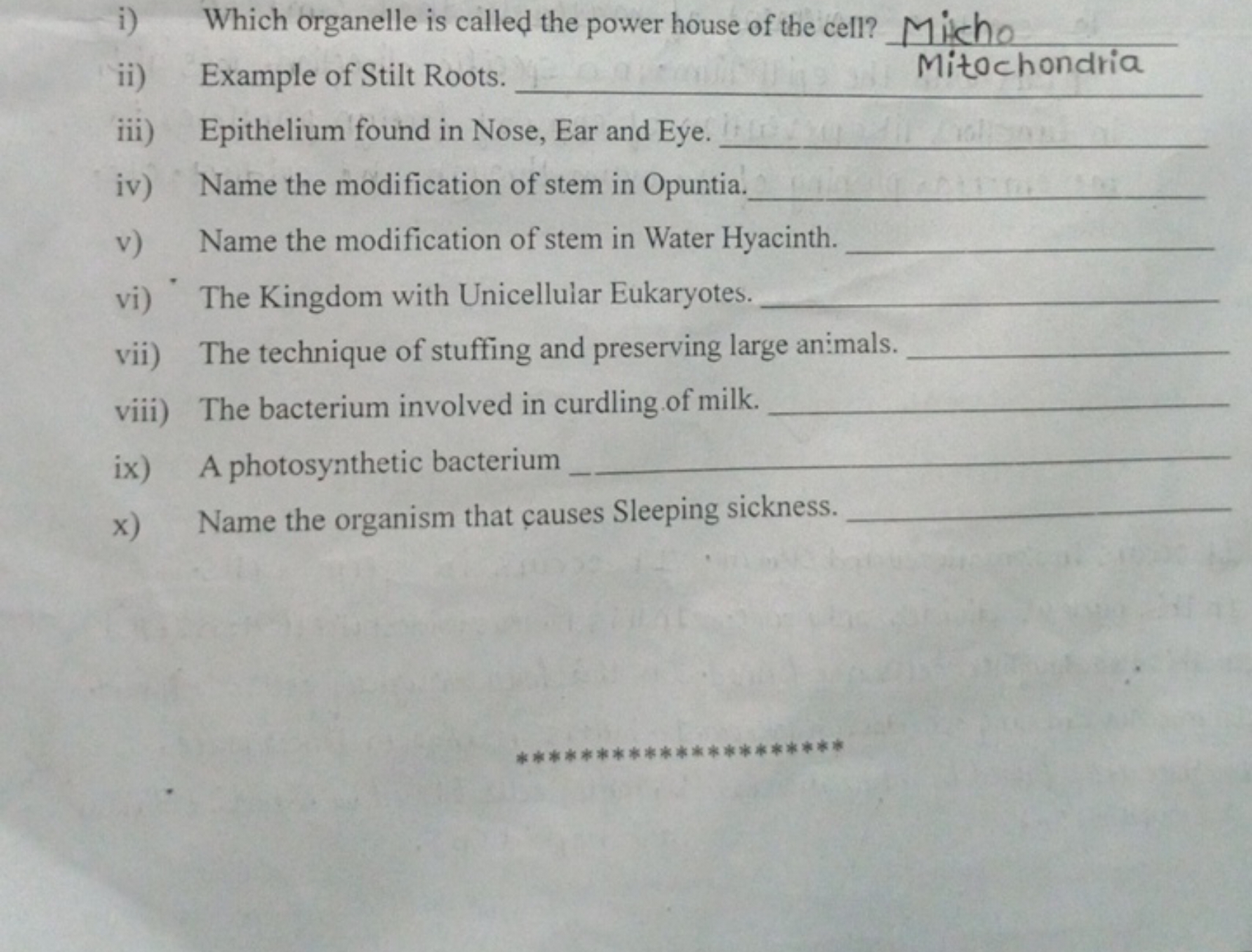 i) Which organelle is called the power house of the cell? 
ii) Example