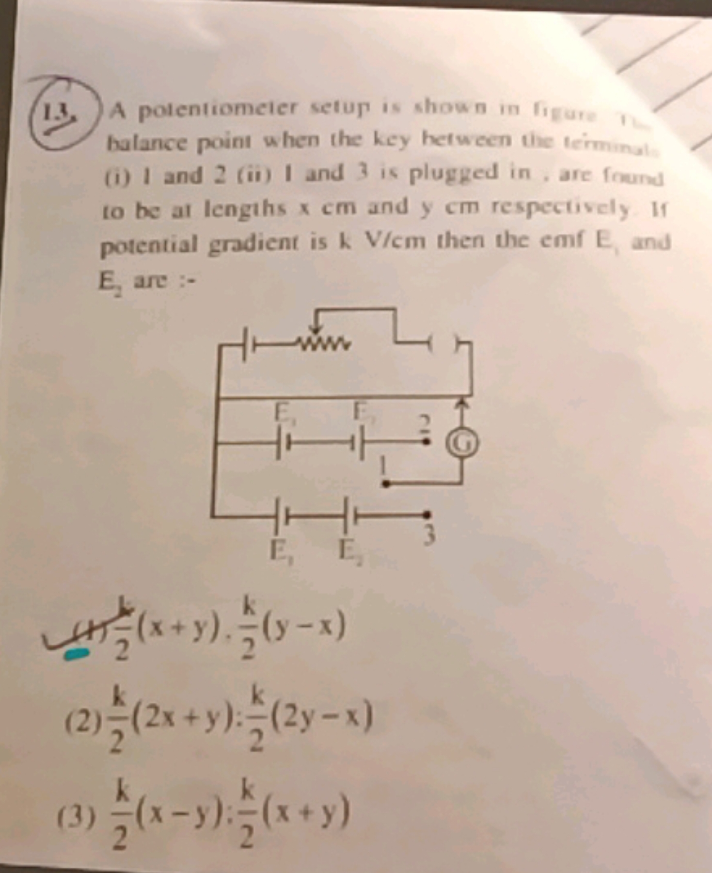 13. A polentiometer setup is shown in figure is balance point when the