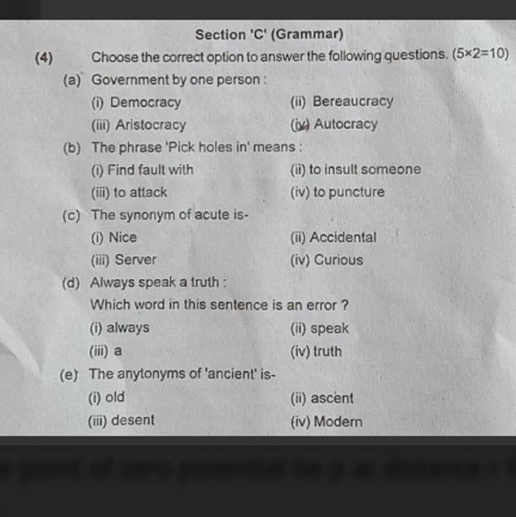 Section 'C' (Grammar)
(4) Choose the correct option to answer the foll