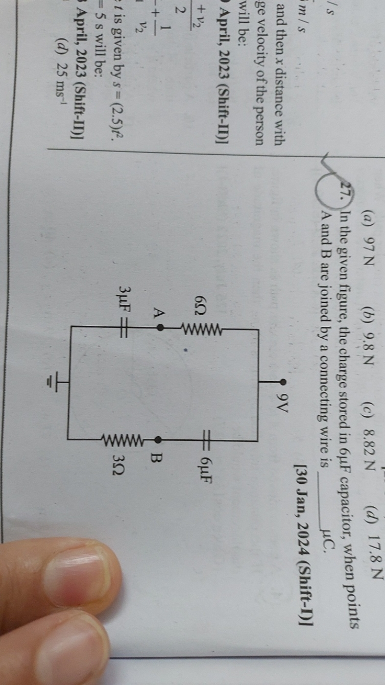 (a) 97 N
(b) 9.8 N
(c) 8.82 N
(d) 17.8 N
27. In the given figure, the 