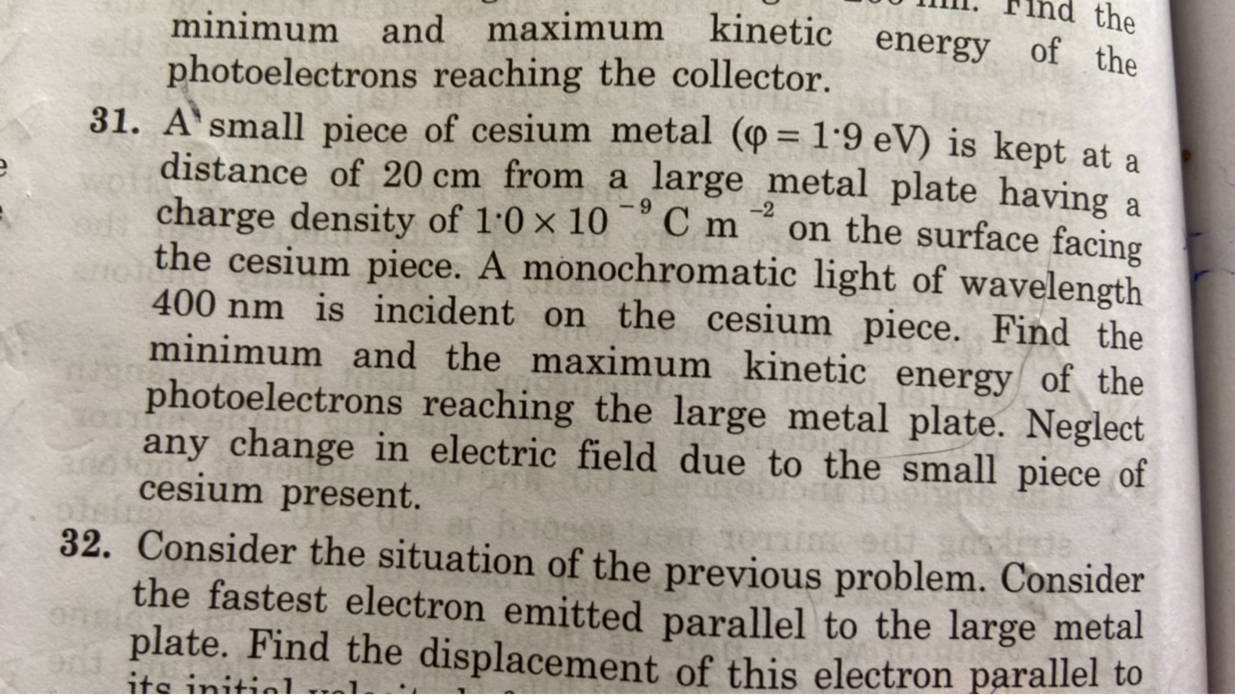 minimum and maximum kinetic energy of the photoelectrons reaching the 