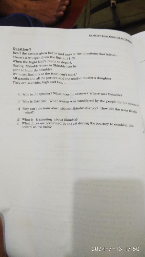 Fe. 04/1=Teree Ereen, 23 25/0/4,
Question-7
Read the extract given bel