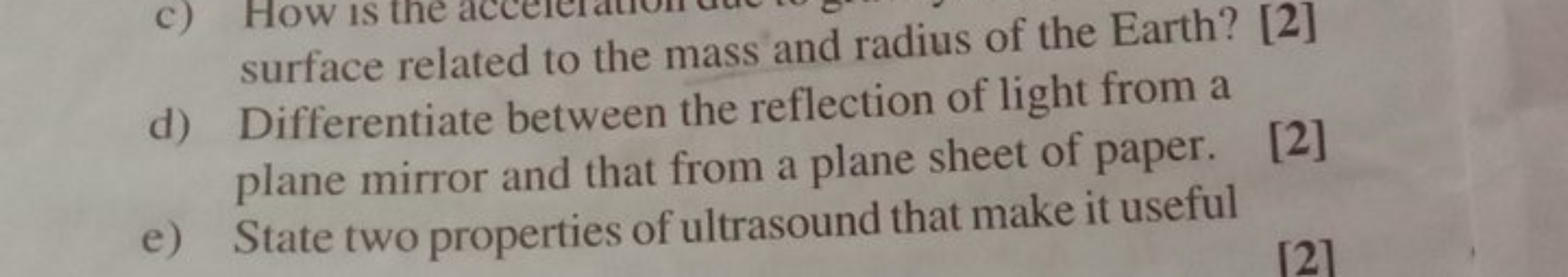 surface related to the mass and radius of the Earth? [2]
d) Differenti