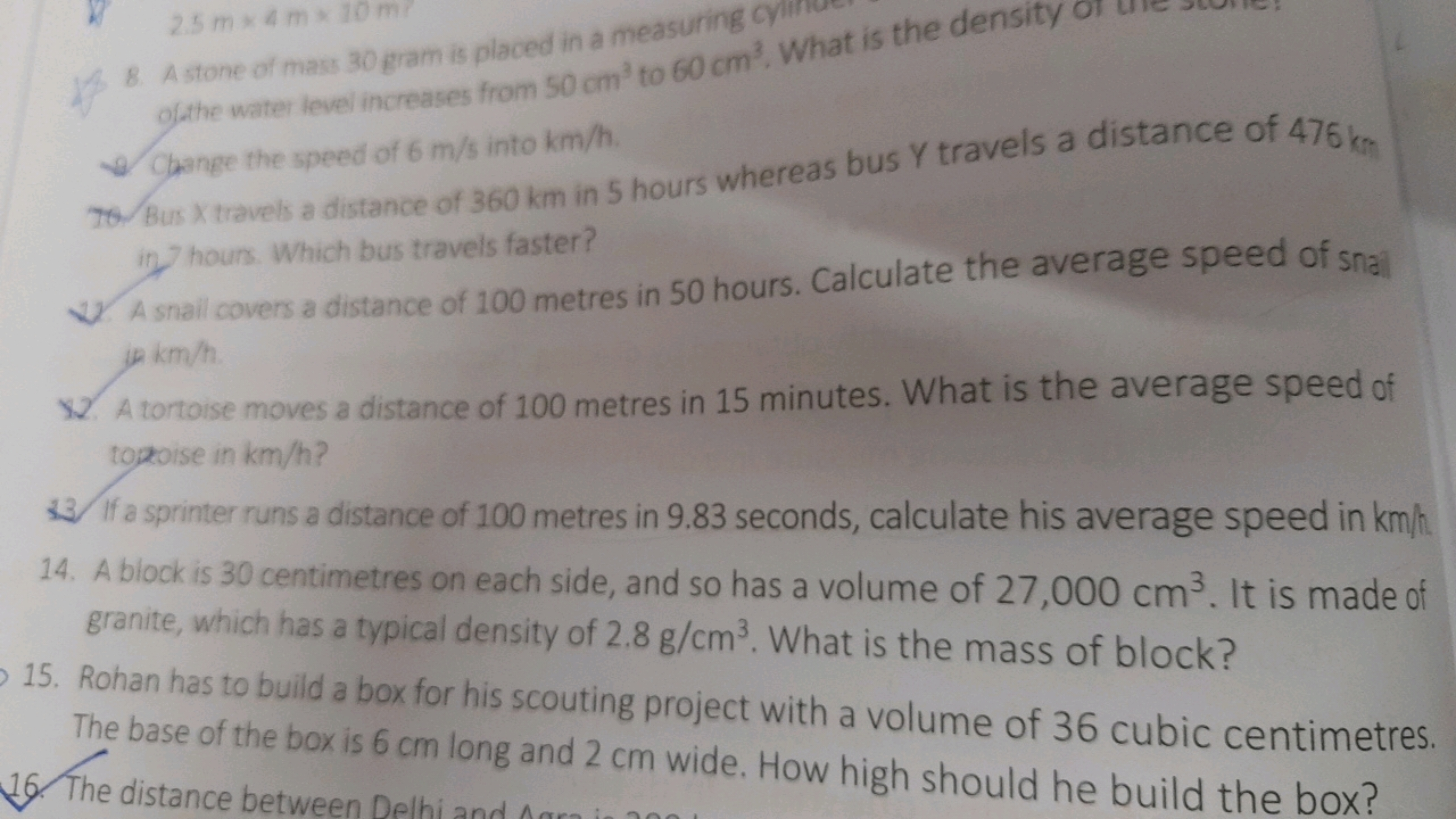 8. A stone of mass 30 gram is placed in a measuring Cy
dathe water lev