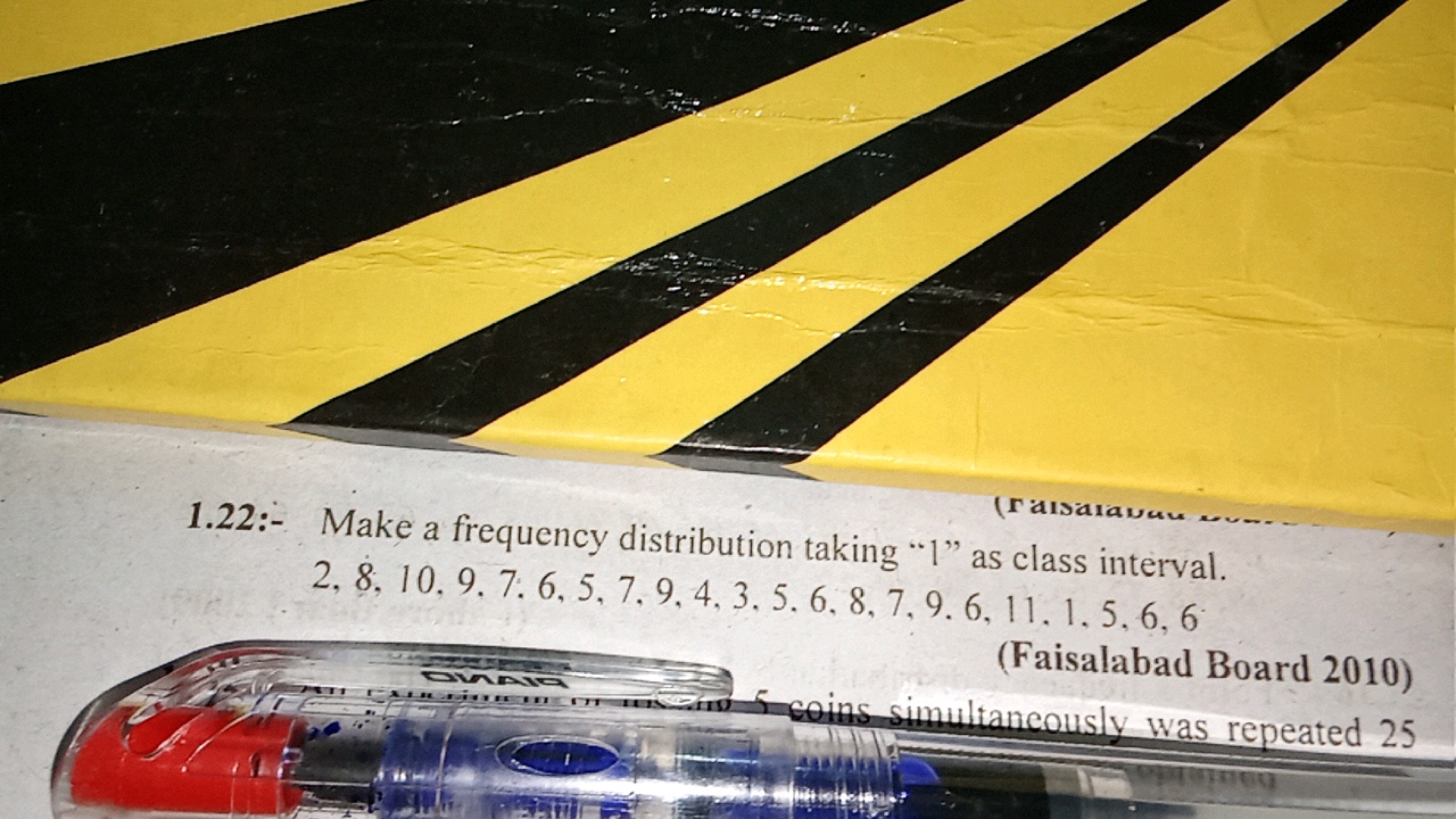 (Falsaianau
1.22:- Make a frequency distribution taking "1" as class i