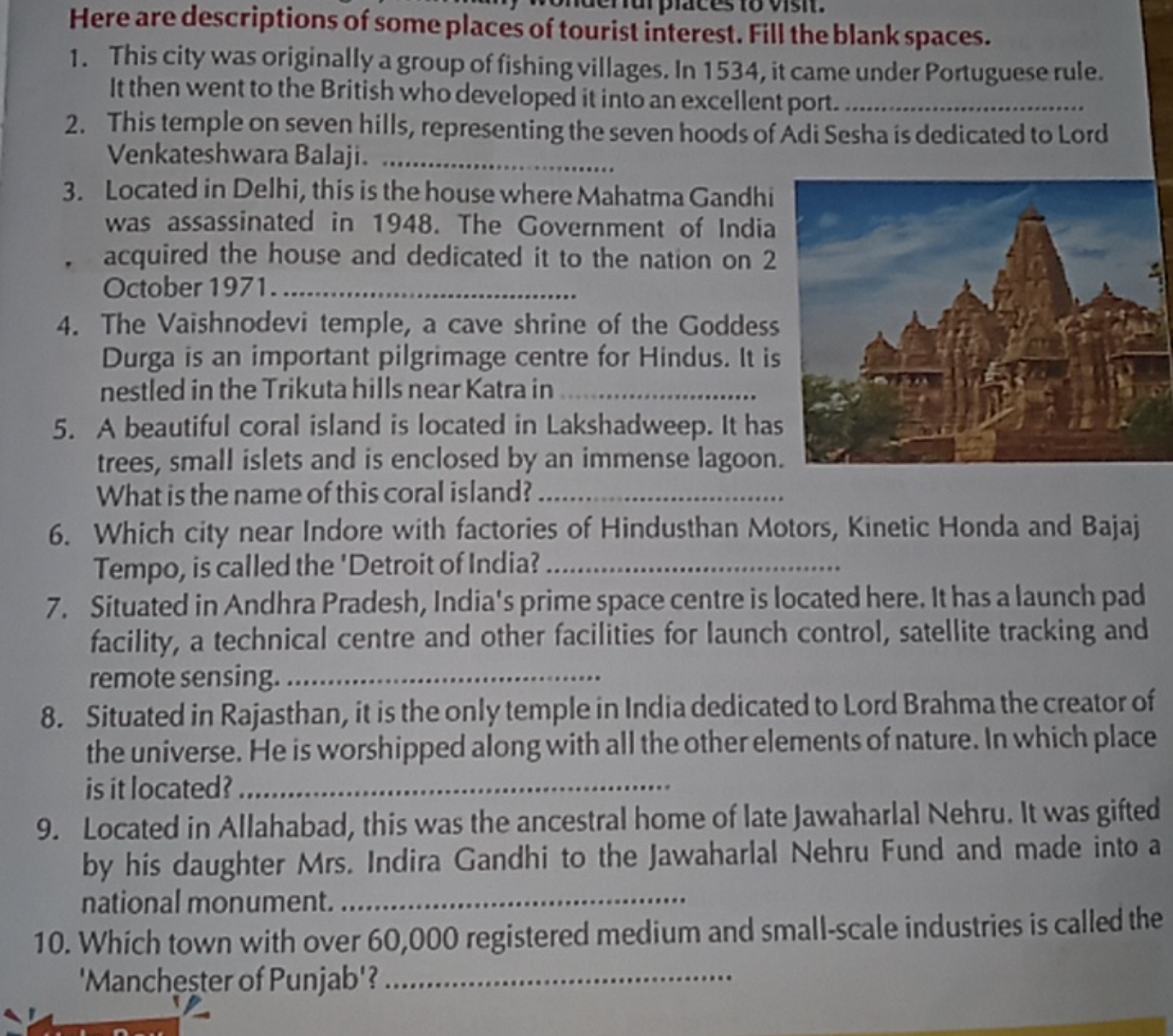 Here are descriptions of some places of tourist interest. Fill the bla