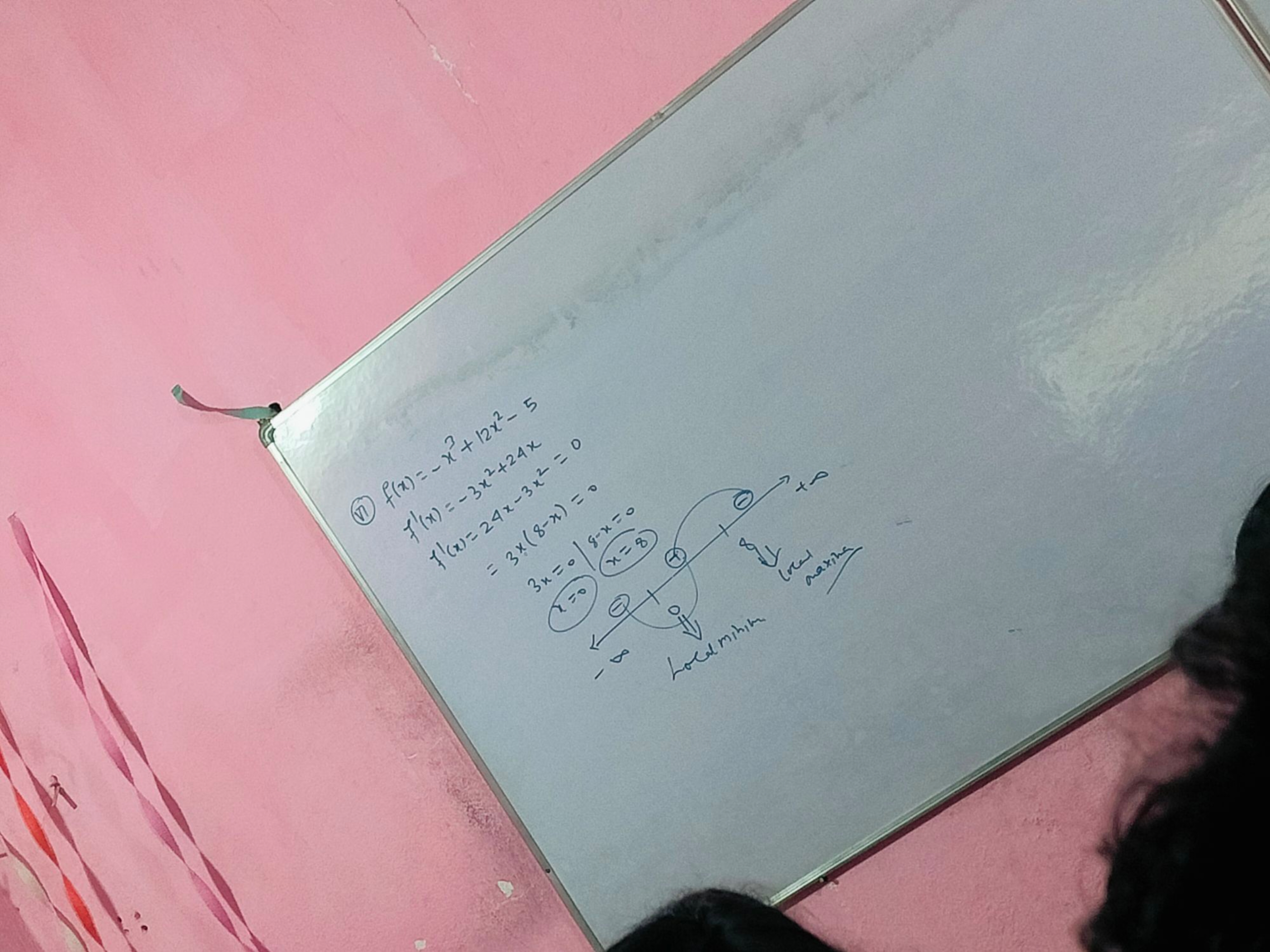 ⑰f(x) = -x²+12x² - 5
f'(x)=-3x²+24x
f(x)=24x-3x² = 0
= 3×(8-4)=0
3x=01