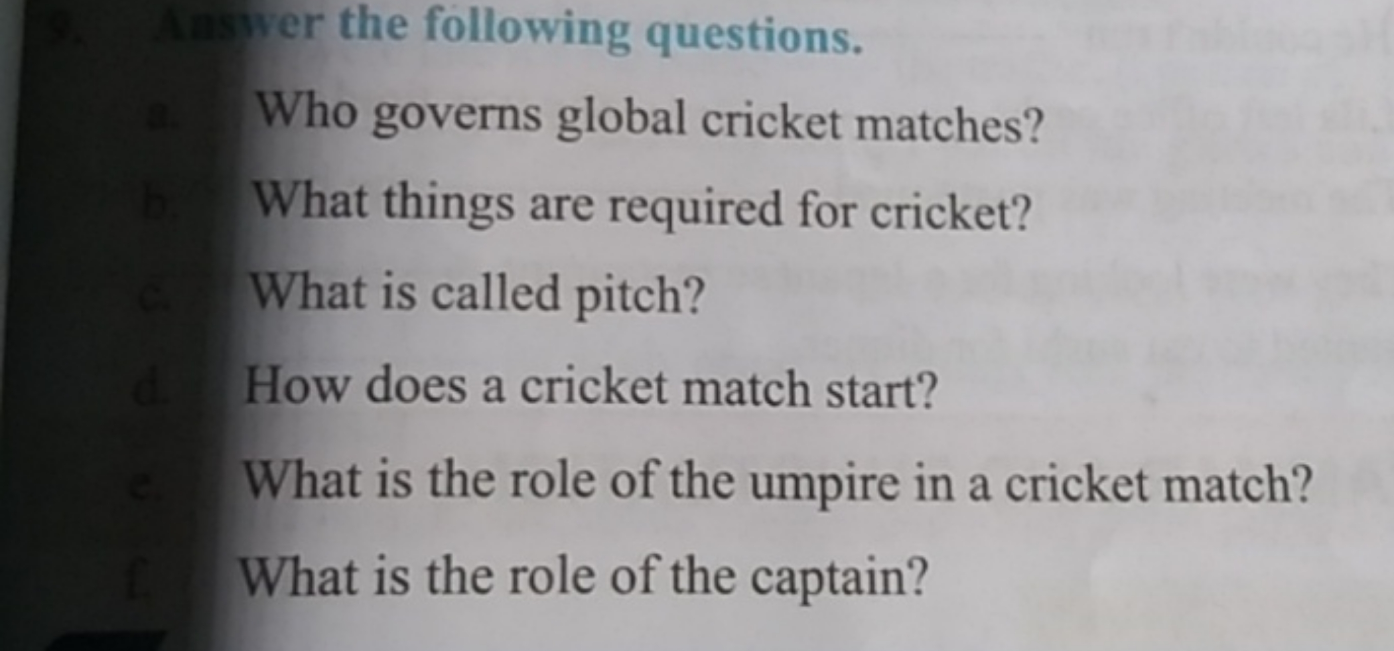 answer the following questions.
Who governs global cricket matches?
Wh