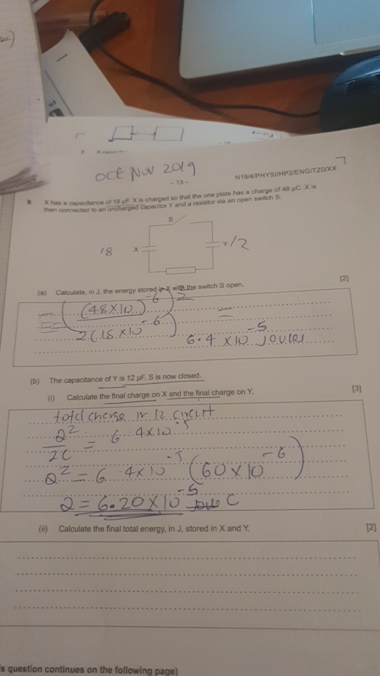 (ac)
a++1
oLE NoN 2019
N19/4/PHYSI/HP2/ENG/TZOXX 7
9. X has a capacita