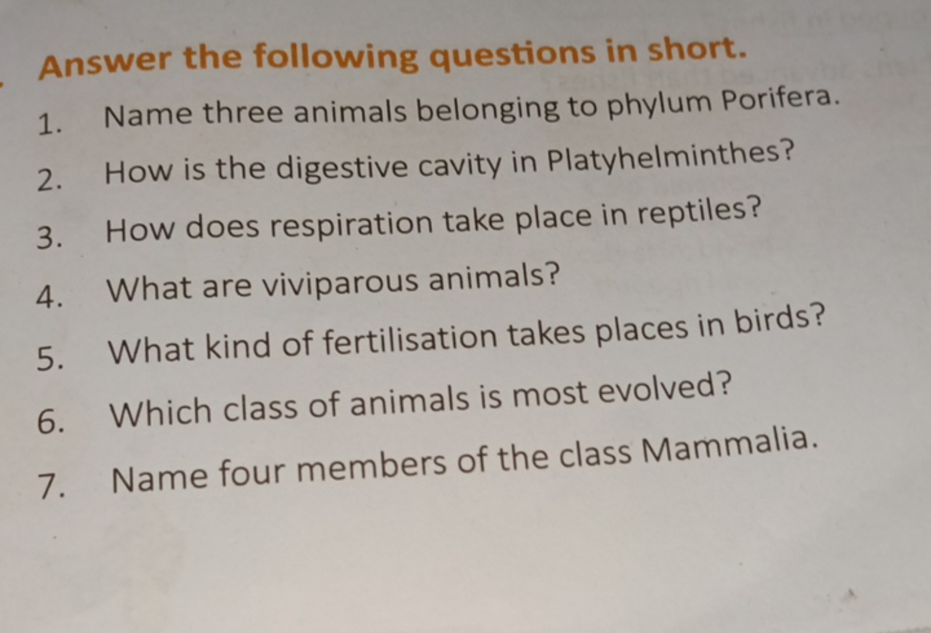 Answer the following questions in short.
1. Name three animals belongi