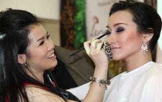 Ingin Memulai Karier MUA (Make Up Artist) dengan Modal KTA Ini Cara Mengatur Keuangannya 1 - Finansialku