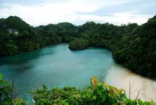 Tempat Wisata Malang - Pantai Sendang Biru dan Pulau Sempu