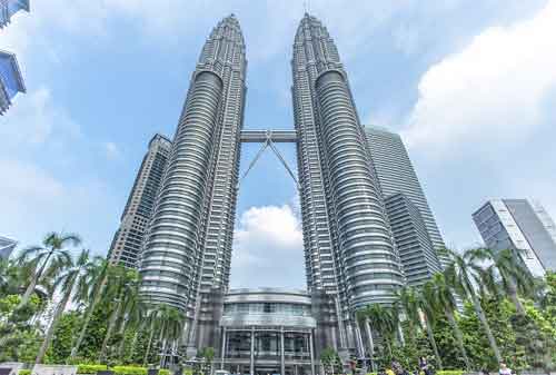 Tempat Wisata di Malaysia 01 Menara Kembar Petronas - Finansialku