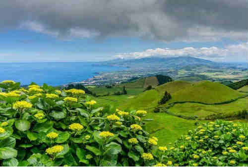 15 Pulau Terbaik 16 Pulau Azores - Finansialku