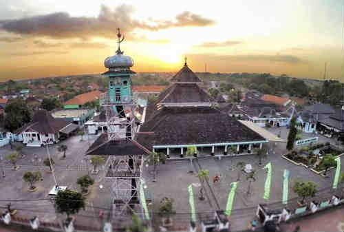 10 Masjid Termegah di Indonesia 06 Masjid Agung Demak - Finansialku