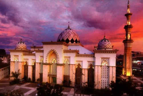 10 Masjid Termegah di Indonesia 04 Masjid Raya Makassar - Finansialku
