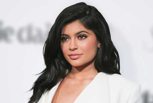 Menjadi Billioner, Ini Bisnis Kylie Jenner Ini Bisa Kamu Tiru 01 - Finansialku