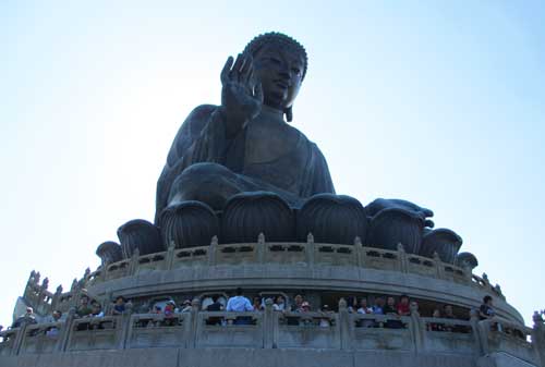 Patung Buddha Terbesar Di Hong Kong 01 - Finansialku