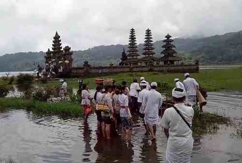 Tempat Wisata Bedugul Bali 06 Danau Tamblingan - Finansialku