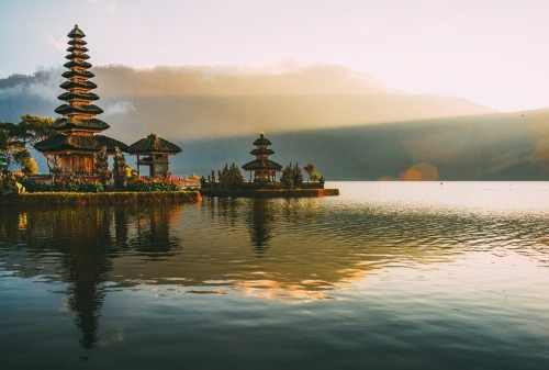 Tempat Wisata Bedugul Bali 01 Danau Beratan - Finansialku