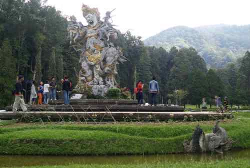 Tempat Wisata Bedugul Bali 03 Kebun Raya Bedugul - Finansialku