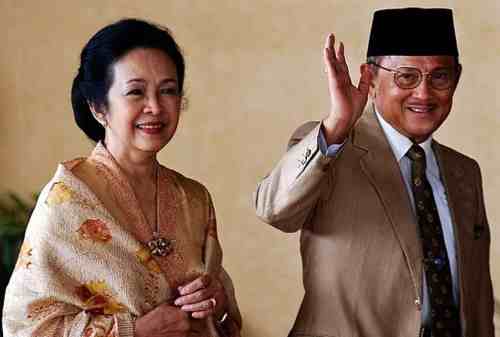 Membangun Negeri Dari Inspirasi Dan Kisah Sukses BJ Habibie 04 - Finansialku