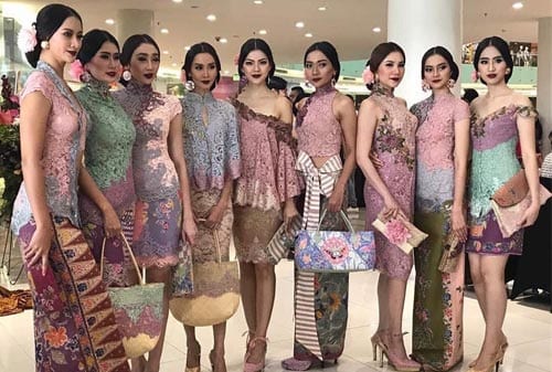 10 Model Kebaya Indonesia Yang Paling Digemari Para Wanita