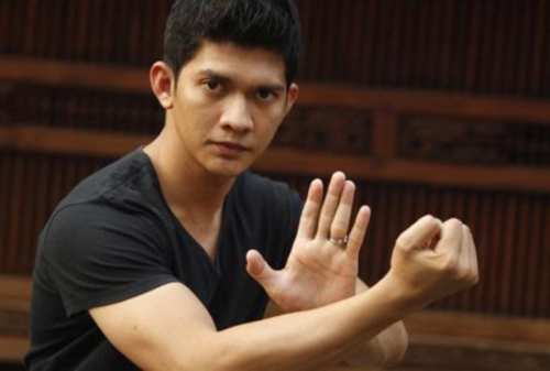 Kisah Sukses Iko Uwais, Aktor Indonesia yang Mendunia 04 - Finansialku