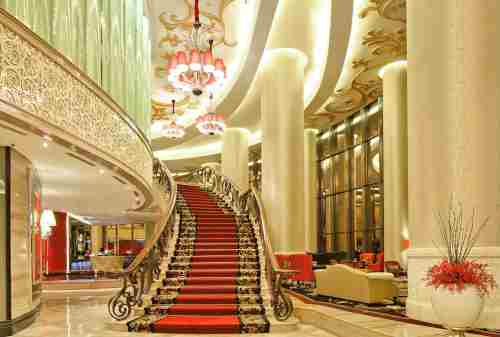10 Hotel di Bandung (Bintang Lima) yang Punya Fasilitas Mewah 00 - Finansialku
