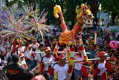 10 Potret Uniknya Kebudayaan Indonesia, Pernah Lihat yang Nomor 3_ dugderan