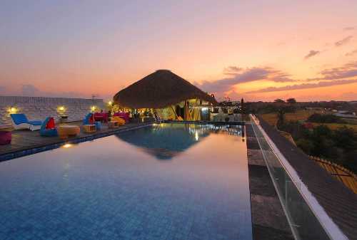 Top 10 Infinity Pool di Bali yang Super Spektakuler 03 - Finansialku